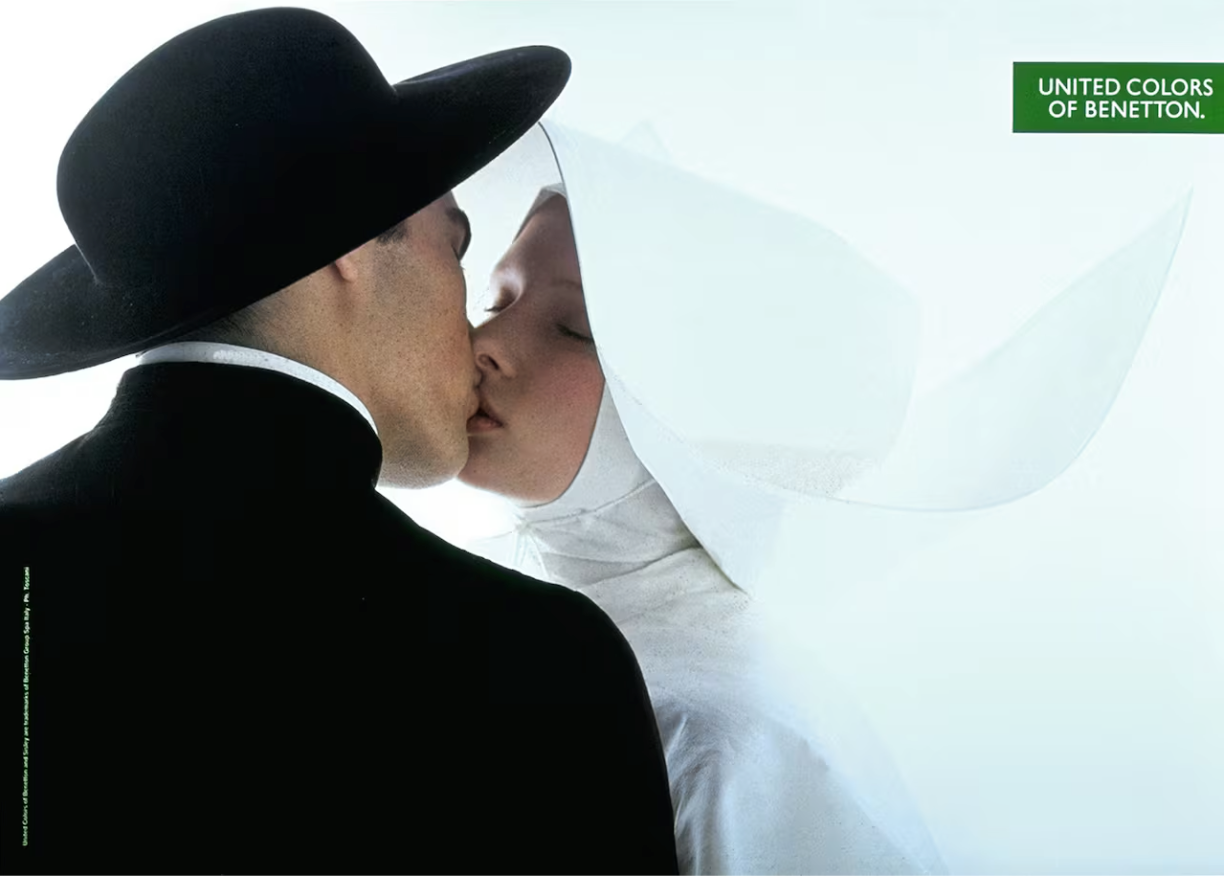 priest-nun-kissing